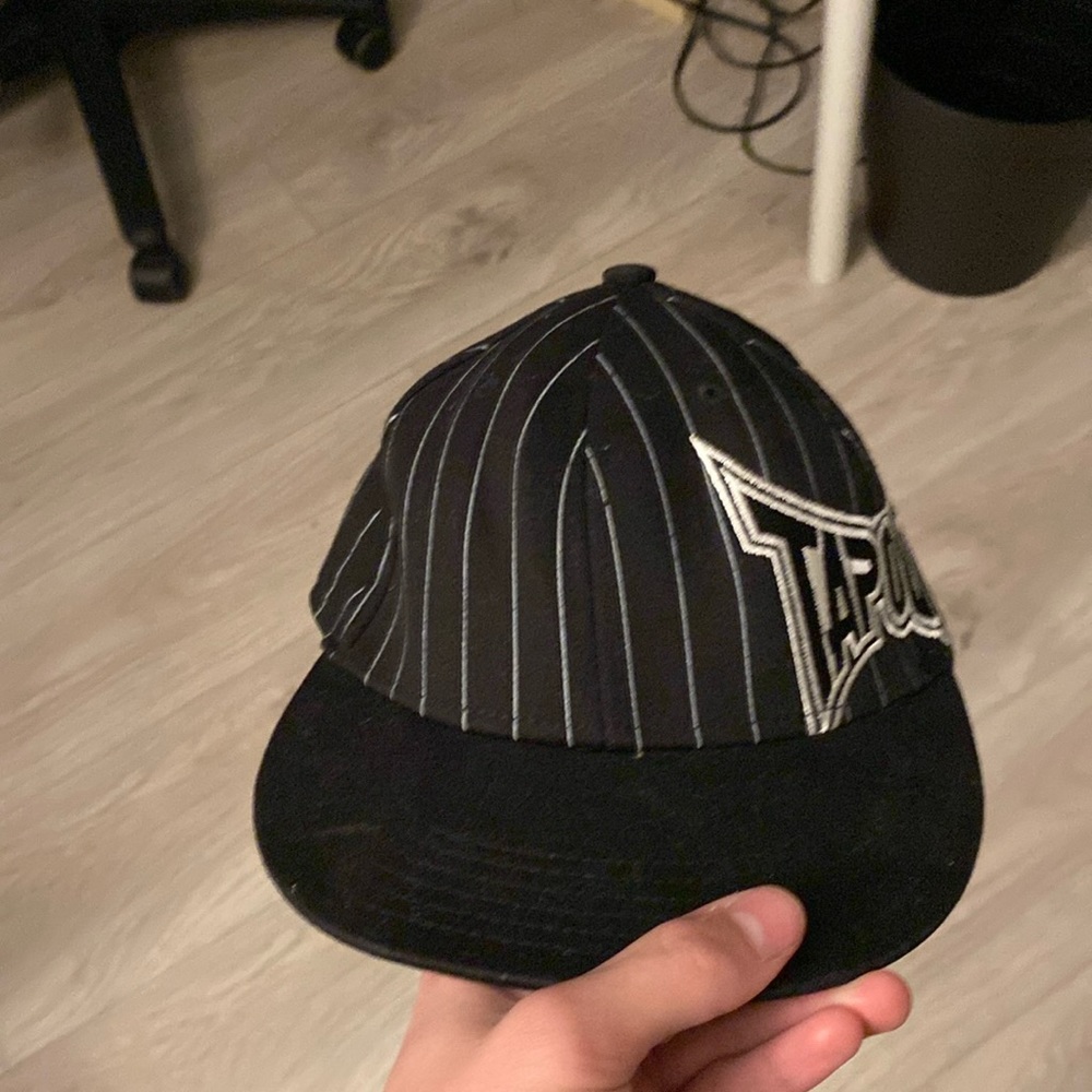 Tapout hat mens black and white